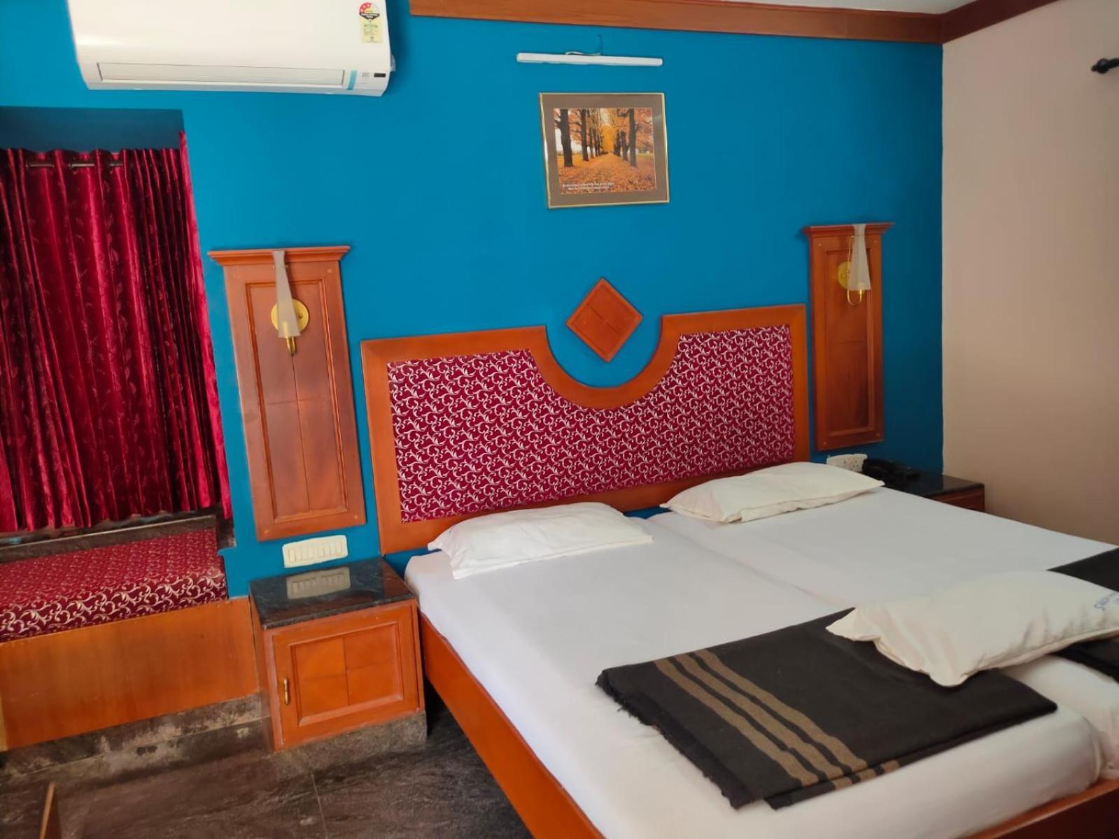 Anjana Hotels Theni Dış mekan fotoğraf
