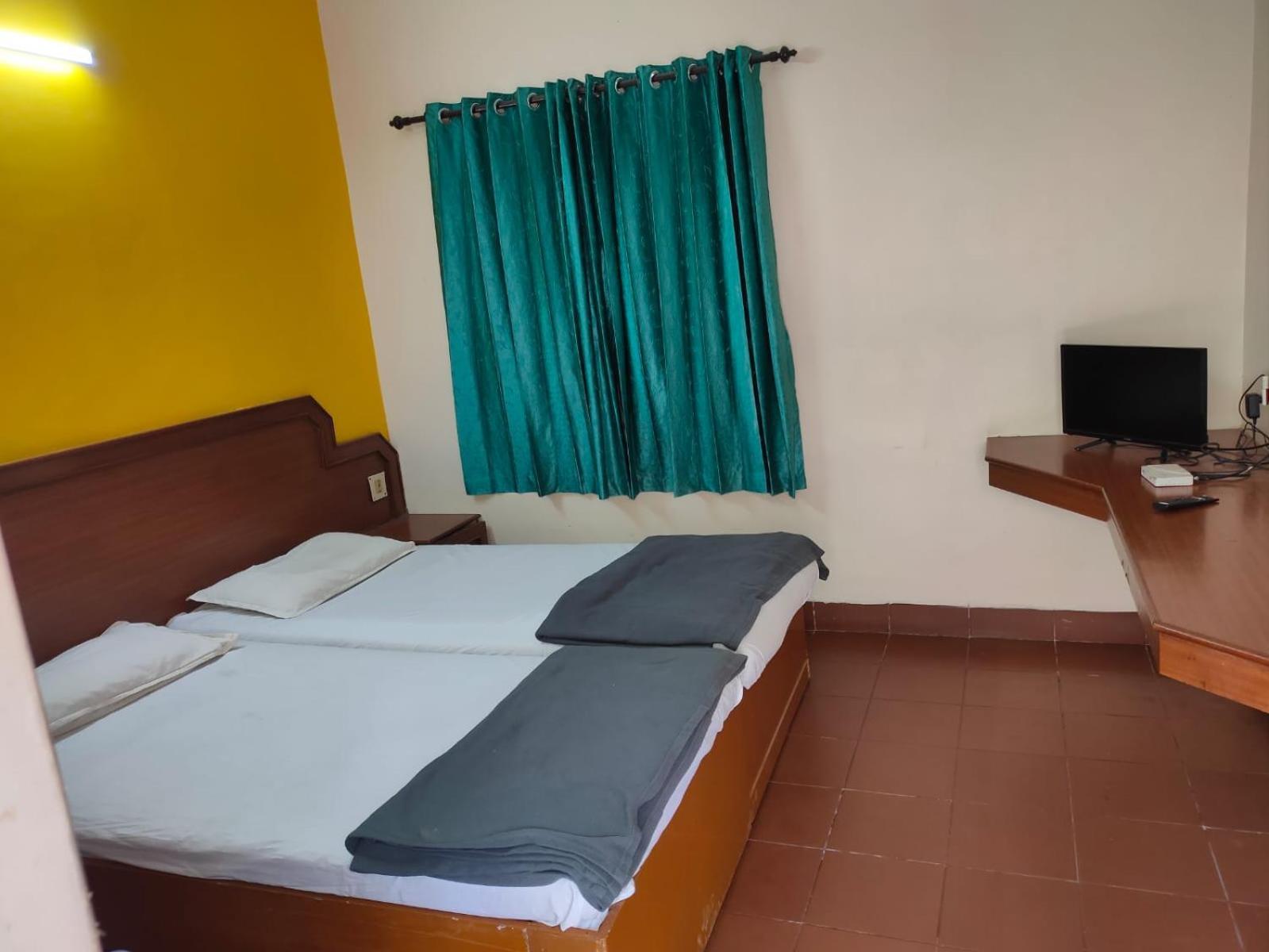 Anjana Hotels Theni Dış mekan fotoğraf